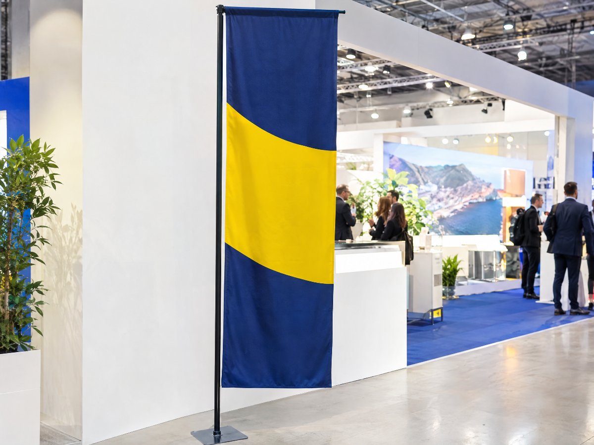 Beachflag Edge am Messestand